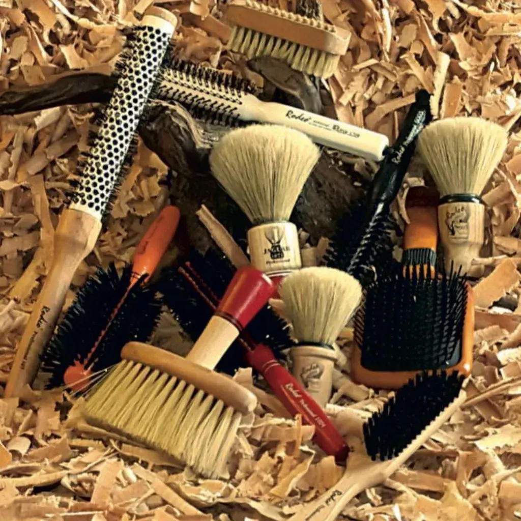 En İyi Saç Fırçaları ve Kesim Tarakları